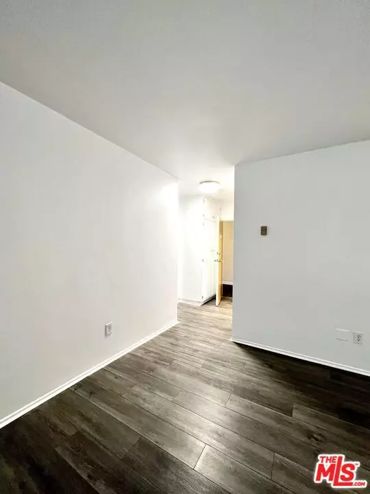 Los Angeles, CA 90027,1833 N NORMANDIE AVE #102