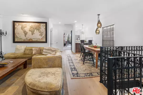 Santa Monica, CA 90405,2116 3rd ST