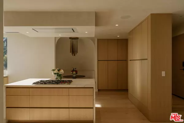 Los Angeles, CA 90069,1778 Viewmont DR