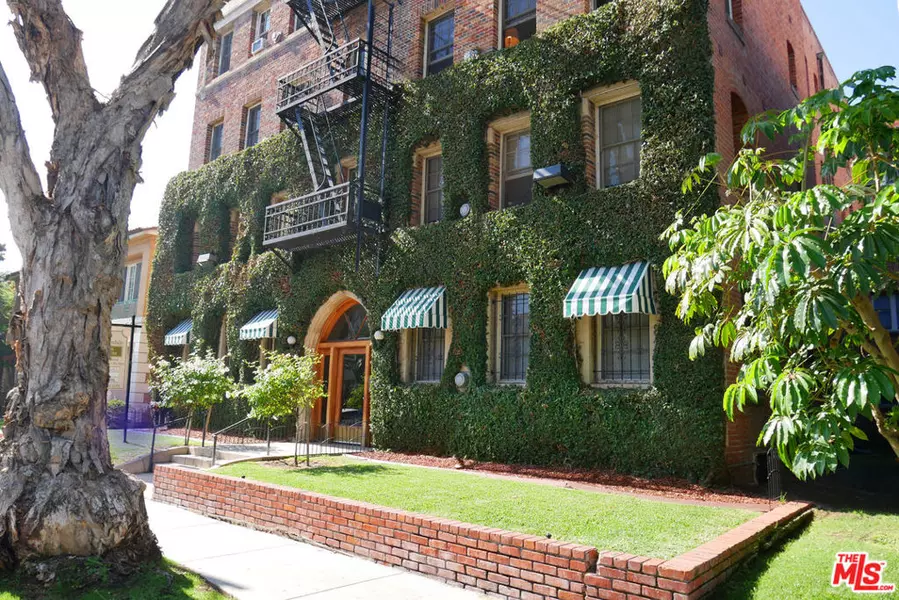 611 S Cloverdale AVE #305, Los Angeles, CA 90036