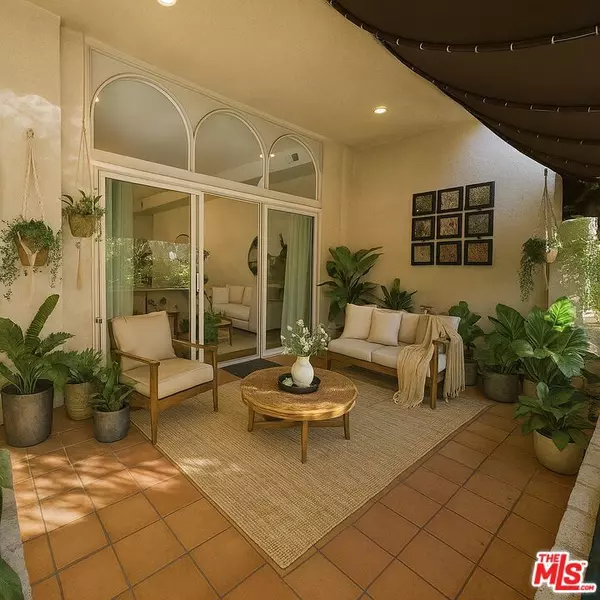 Encino, CA 91316,5310 N Lindley AVE