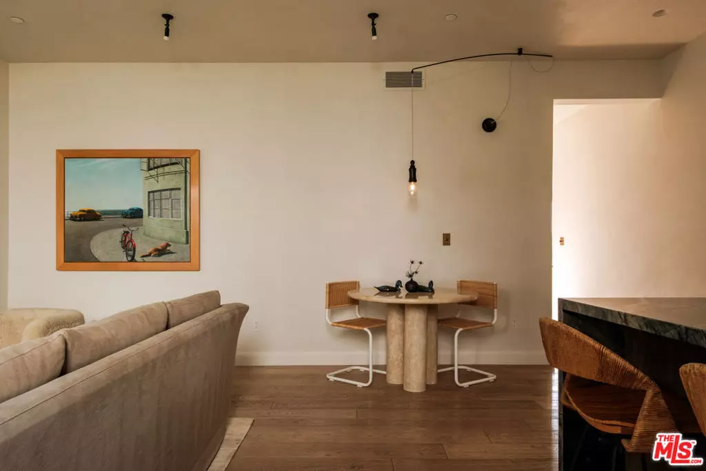 Santa Monica, CA 90403,956 5th ST #C