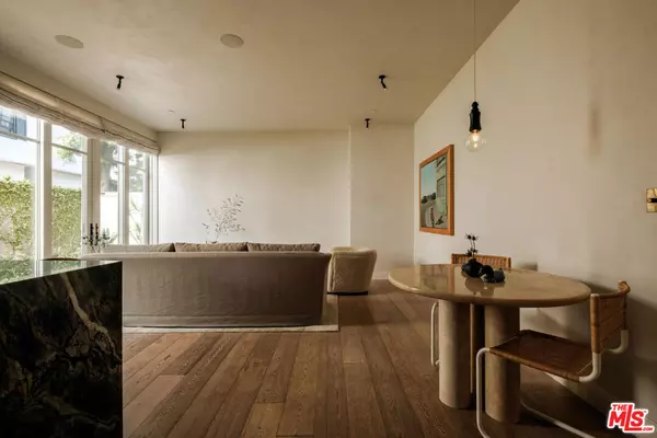 Santa Monica, CA 90403,956 5th ST #C