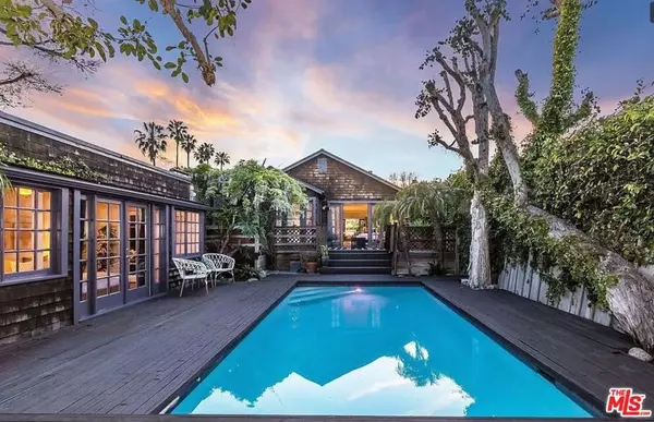 Los Angeles, CA 90046,1608 Courtney AVE