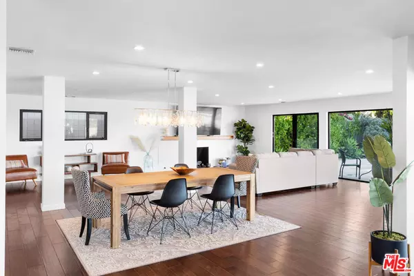 Encino, CA 91436,3235 Steven DR