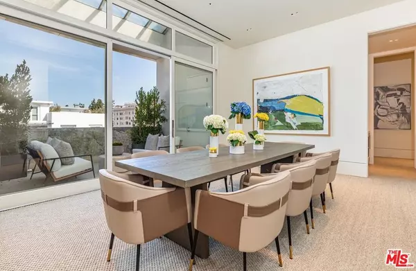 Beverly Hills, CA 90210,455 N Palm DR #PH