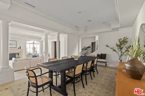 Sherman Oaks, CA 91423,3697 Benedict Canyon LN