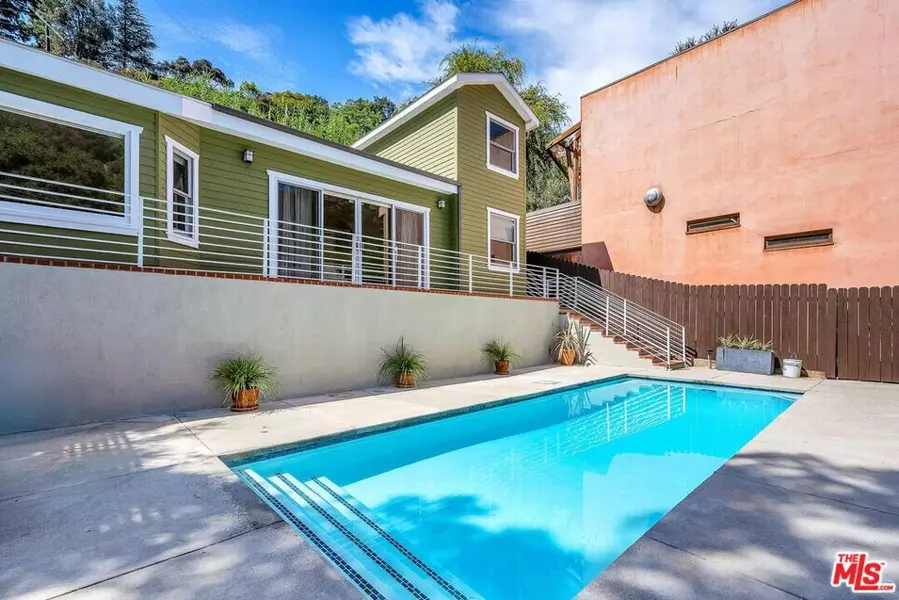 8621 Lookout Mountain AVE, Los Angeles, CA 90046