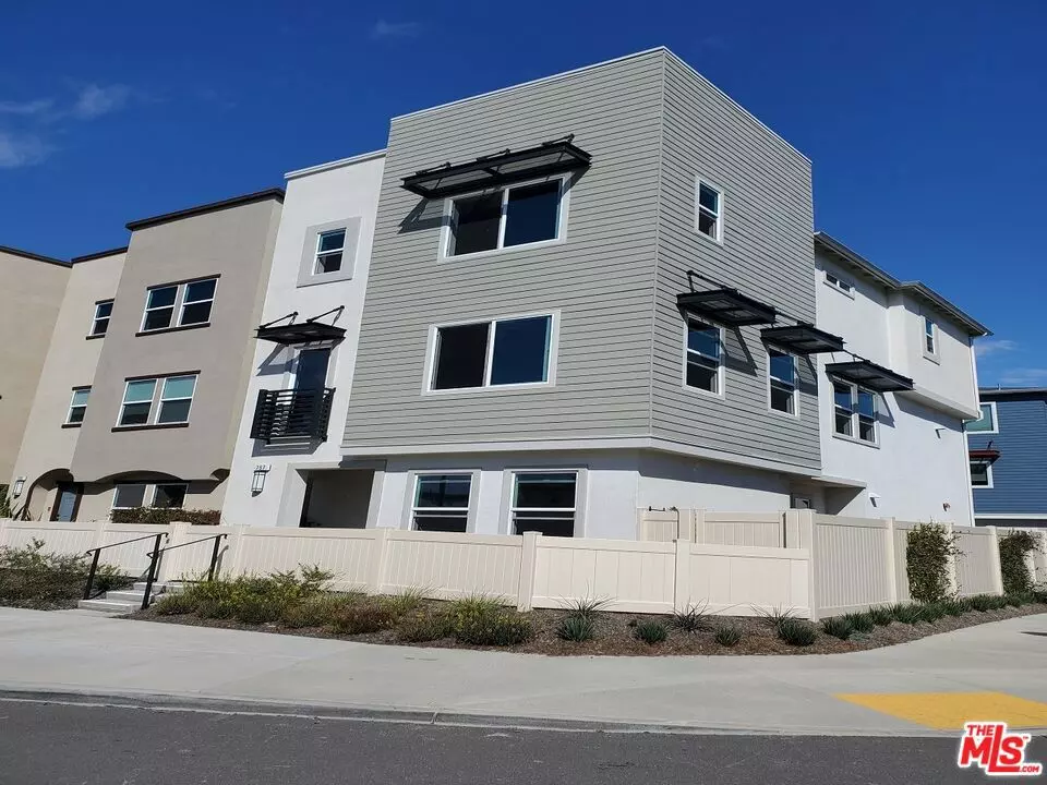 Inglewood, CA 90301,757 Daniel Freeman Cir