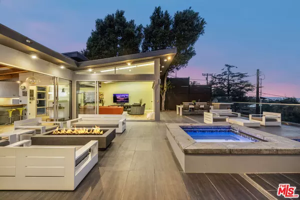 Los Angeles, CA 90068,7275 Mulholland DR