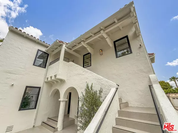 Beverly Hills, CA 90211,150 N Arnaz DR #C