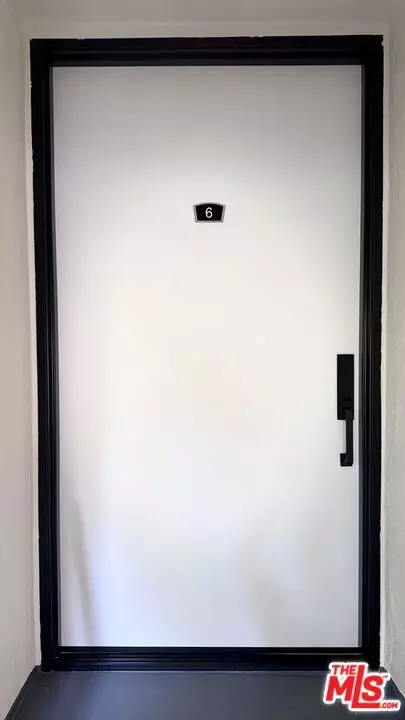 Beverly Hills, CA 90210,414 N Palm DR #6