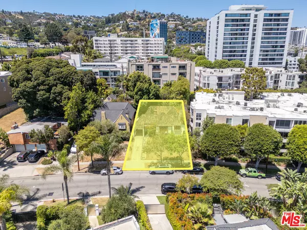 West Hollywood, CA 90069,8553 W West Knoll DR