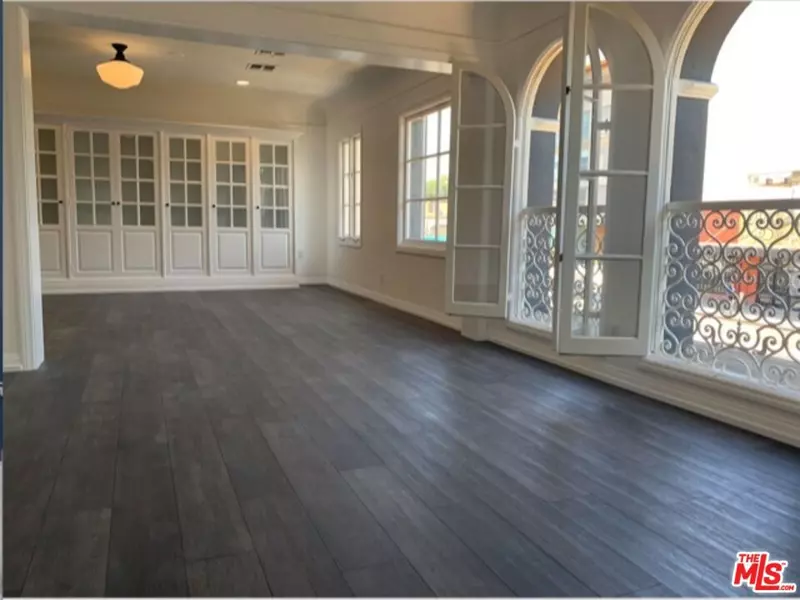 619 S La Brea AVE #2nd Floor, Los Angeles, CA 90036