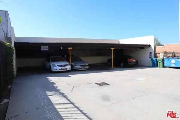 Inglewood, CA 90302,413 N Market ST