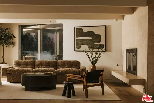 8448 Franklin AVE, Los Angeles, CA 90069