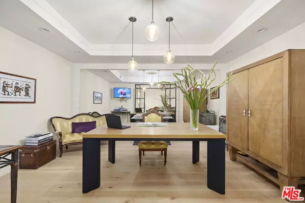 Beverly Hills, CA 90212,211 S Spalding DR #109S