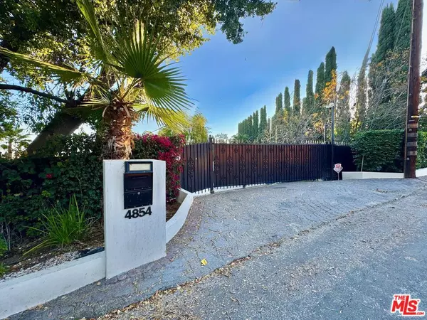 Tarzana, CA 91356,4854 Brewster DR