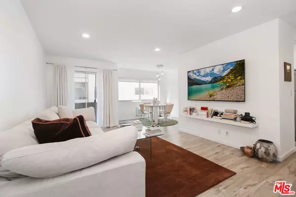 Los Angeles, CA 90036,525 N Sycamore AVE #301