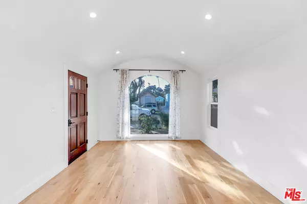 Los Angeles, CA 90016,3062 Field AVE