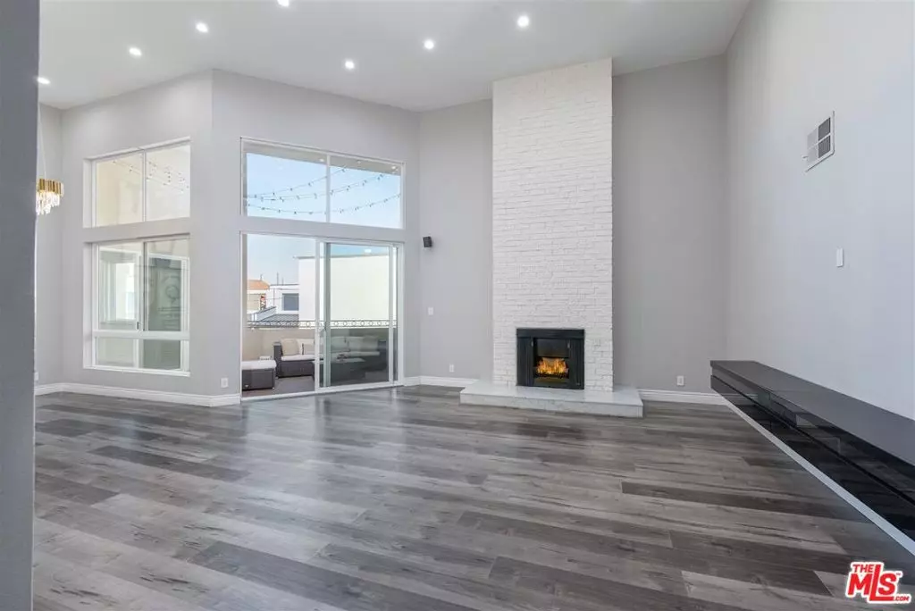 Sherman Oaks, CA 91403,14569 Benefit ST #304