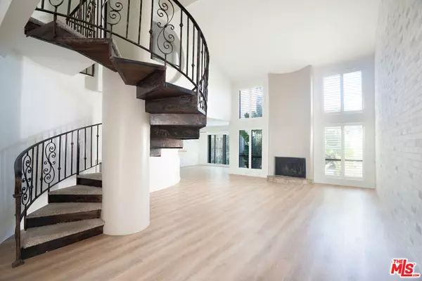 Thousand Oaks, CA 91360,Address not disclosed