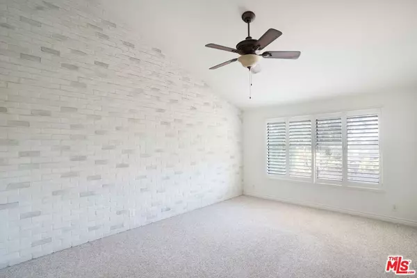 Thousand Oaks, CA 91360,Address not disclosed