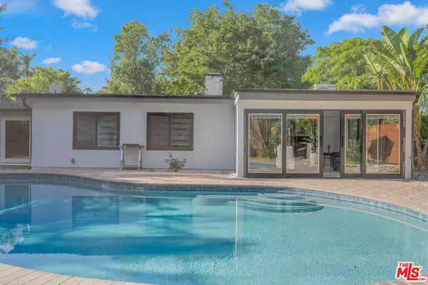 Woodland Hills, CA 91367,20412 Oxnard