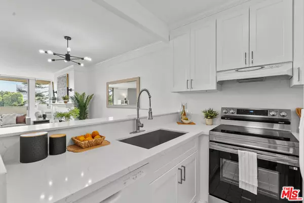 Los Angeles, CA 90049,11645 Montana AVE #335