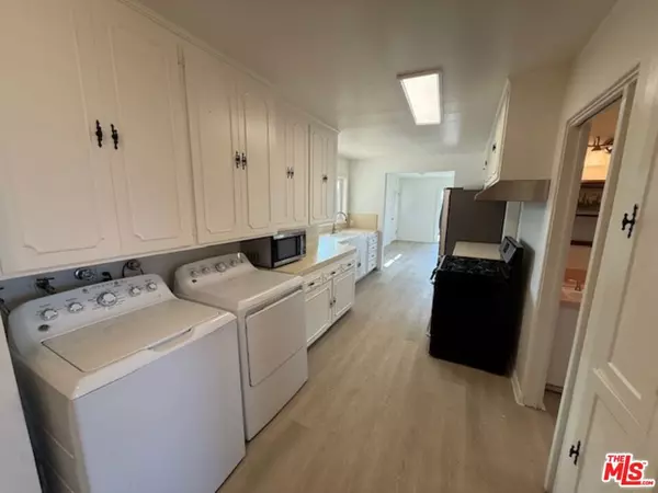 Los Angeles, CA 90034,3237 Midvale AVE