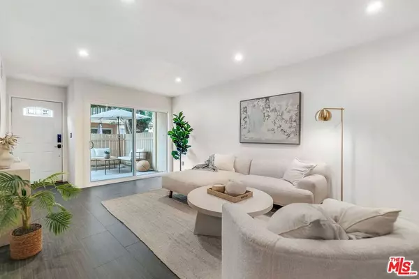 Reseda, CA 91335,8121 Canby AVE #4