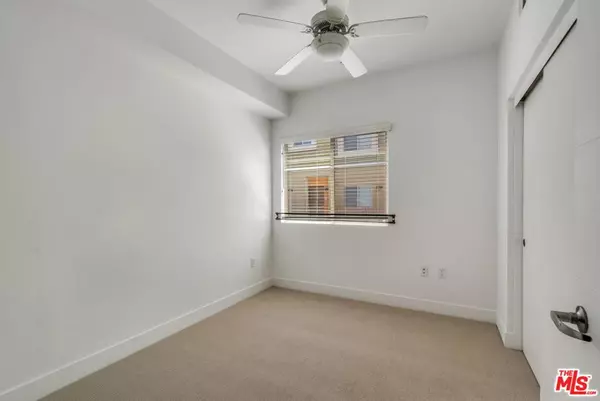 Los Angeles, CA 90039,2974 Ripple PL #203