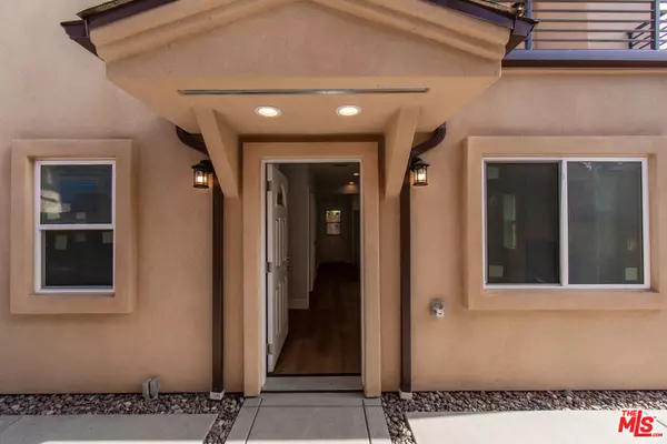 Los Angeles, CA 90016,2210 S Harcourt AVE