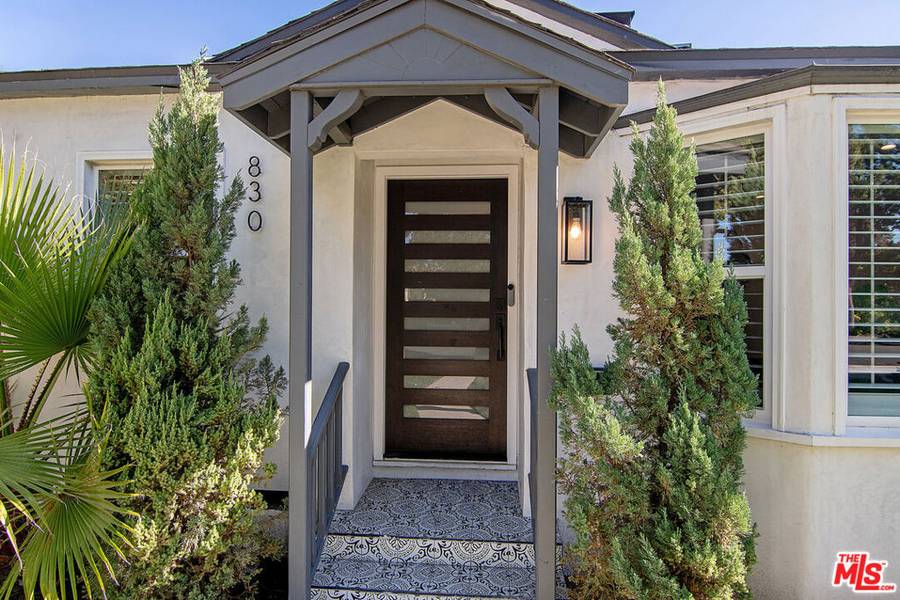 830 N Kenwood ST, Burbank, CA 91505