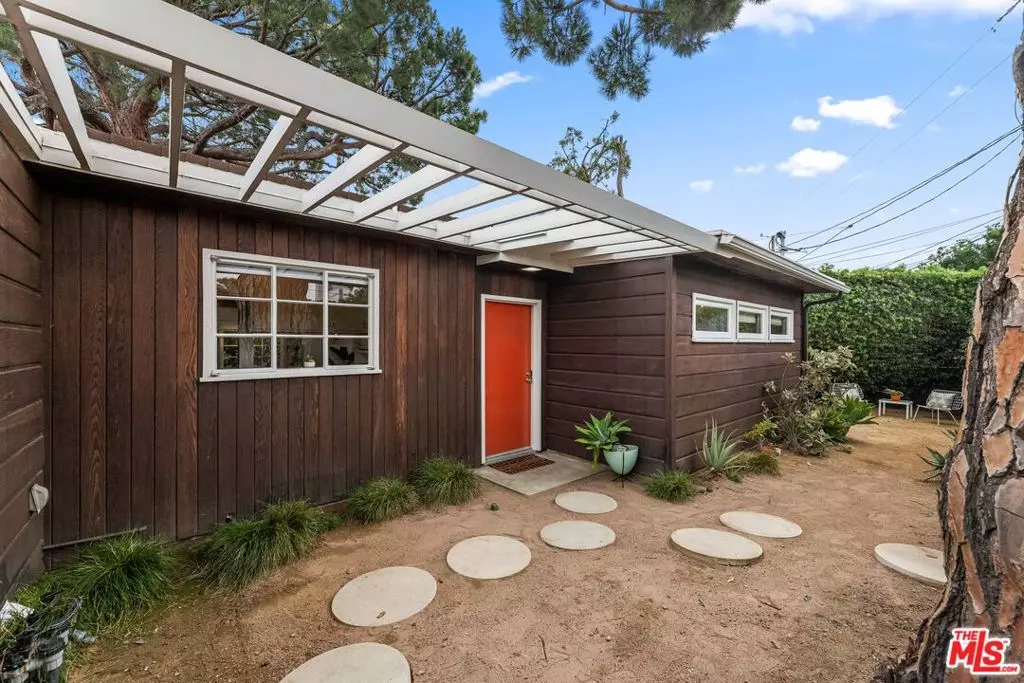 Burbank, CA 91505,150 N Ontario ST