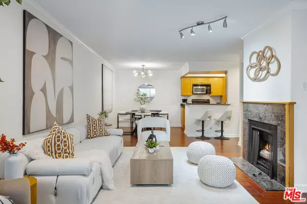 Los Angeles, CA 90046,1745 Camino Palmero ST #104