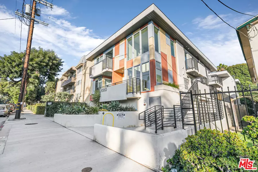 2000 N Beachwood DR #4, Los Angeles, CA 90068
