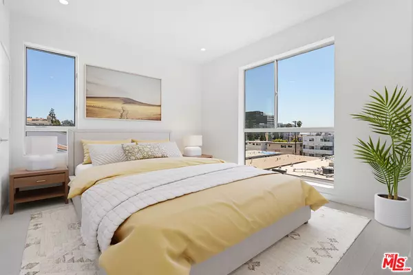 Los Angeles, CA 90049,11727 Kiowa AVE #303