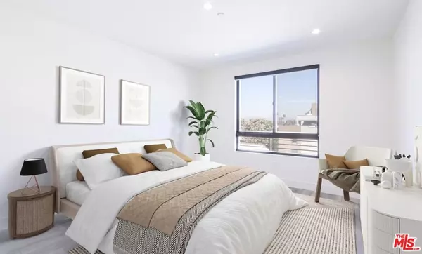 Los Angeles, CA 90066,11800 Courtleigh DR #305