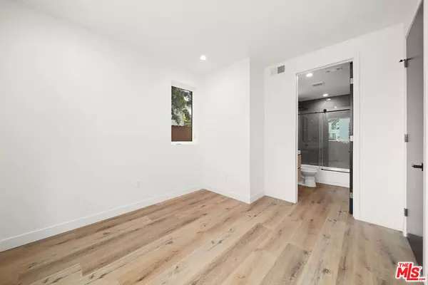 Los Angeles, CA 90006,1520 Magnolia AVE #1