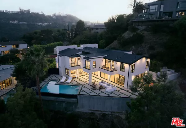 Los Angeles, CA 90046,2608 Zorada DR