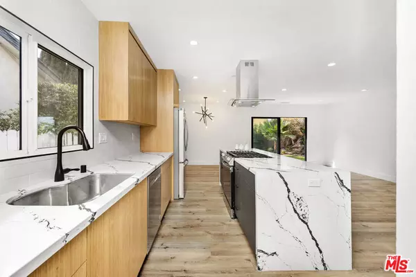 Valley Village, CA 91607,5627 Agnes AVE