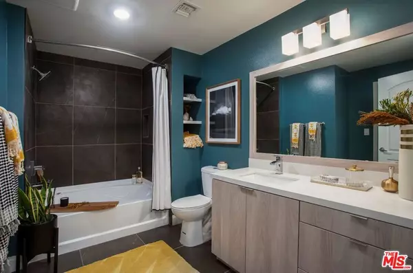 Playa Vista, CA 90094,5710 Crescent Park E #324