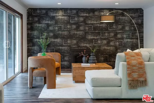 Woodland Hills, CA 91364,3831 Saint Johnswood DR