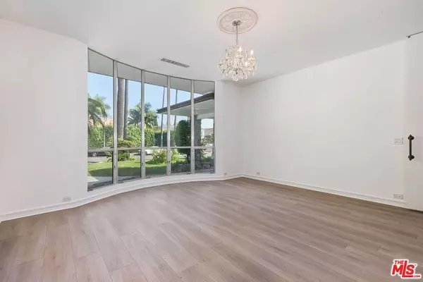 Beverly Hills, CA 90210,719 N Bedford DR