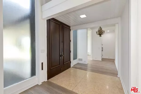 Beverly Hills, CA 90210,719 N Bedford DR