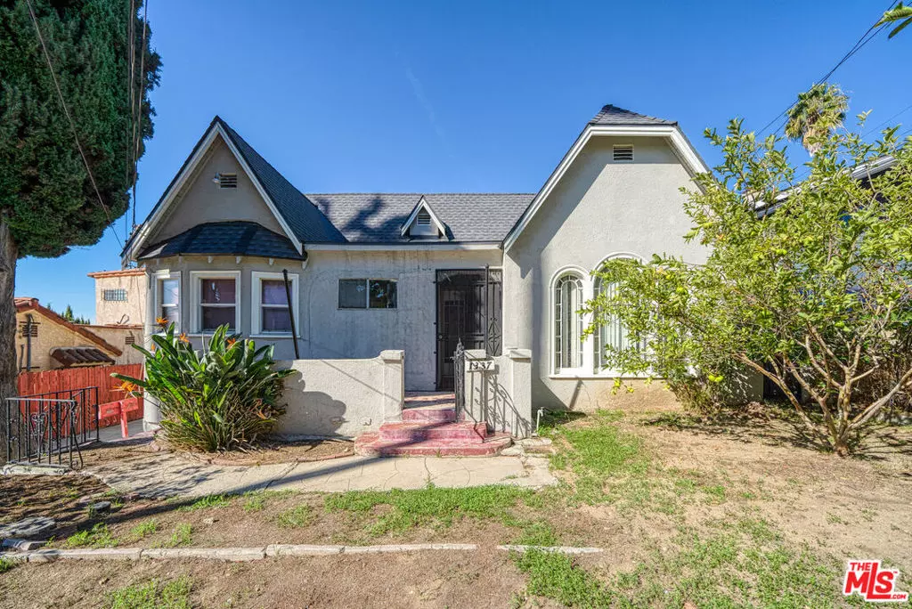 Los Angeles, CA 90026,1337 Douglas ST