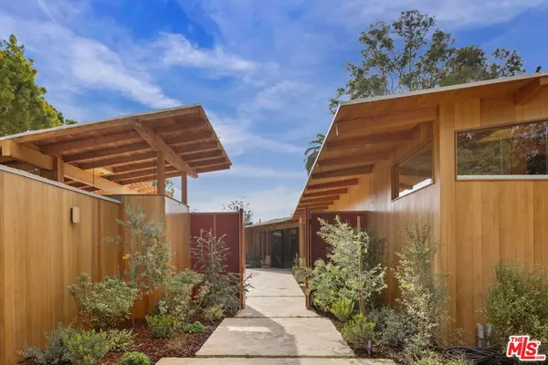 765 N Bonhill RD, Los Angeles, CA 90049