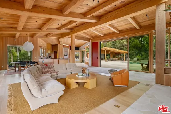 Los Angeles, CA 90049,765 N Bonhill RD