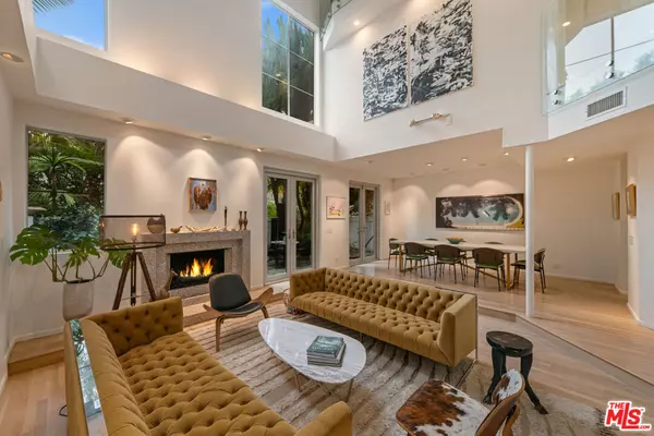 Marina Del Rey, CA 90292,131 Mast MALL